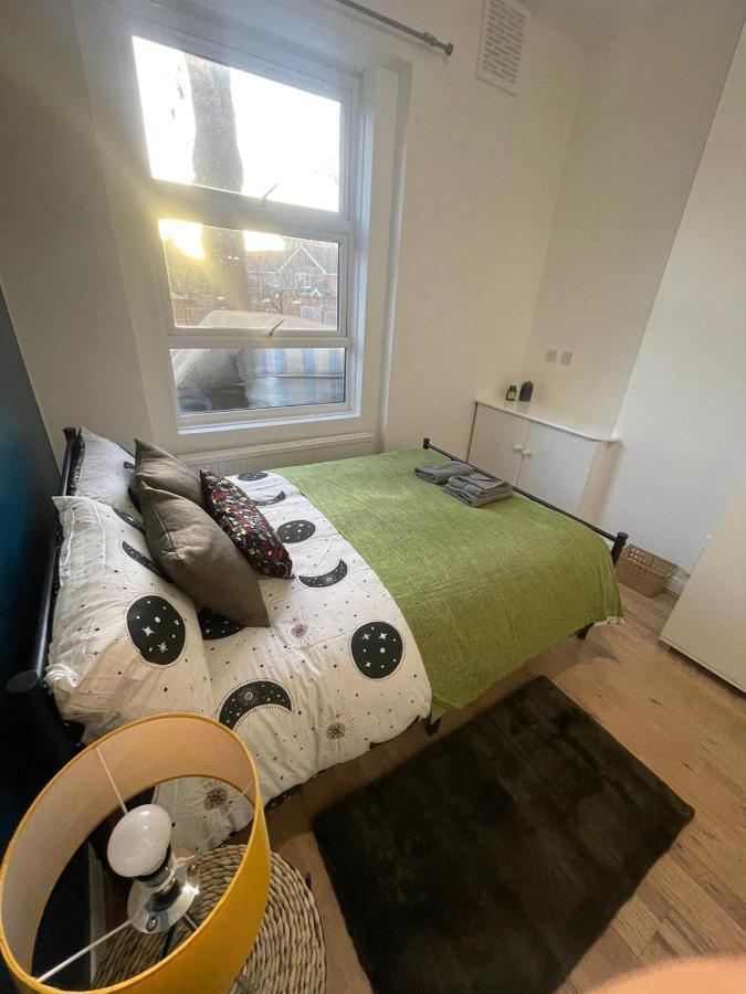 Contemporary Private Rooms Near Central London Bagian luar foto