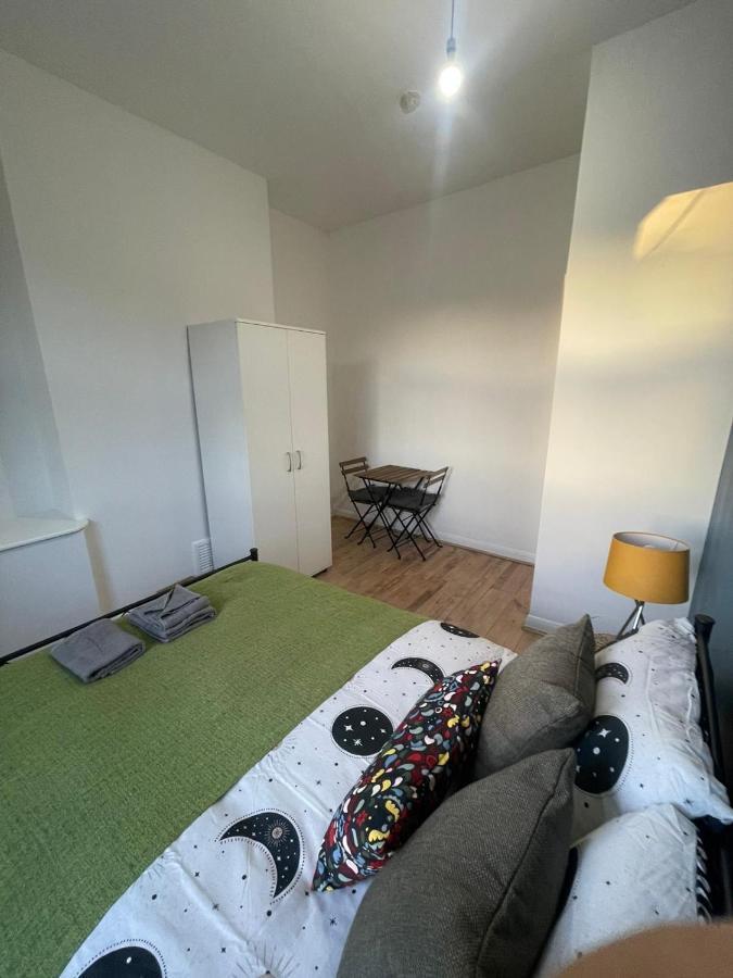 Contemporary Private Rooms Near Central London Bagian luar foto