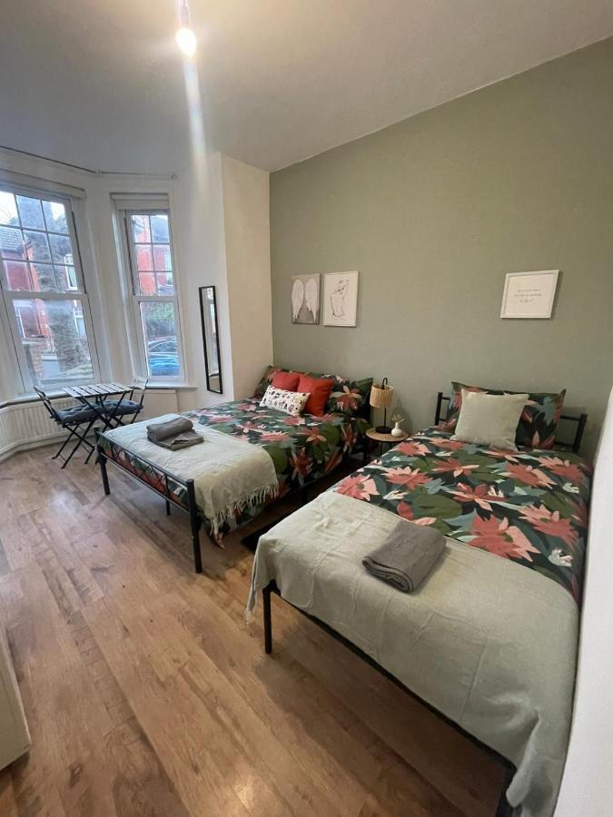 Contemporary Private Rooms Near Central London Bagian luar foto
