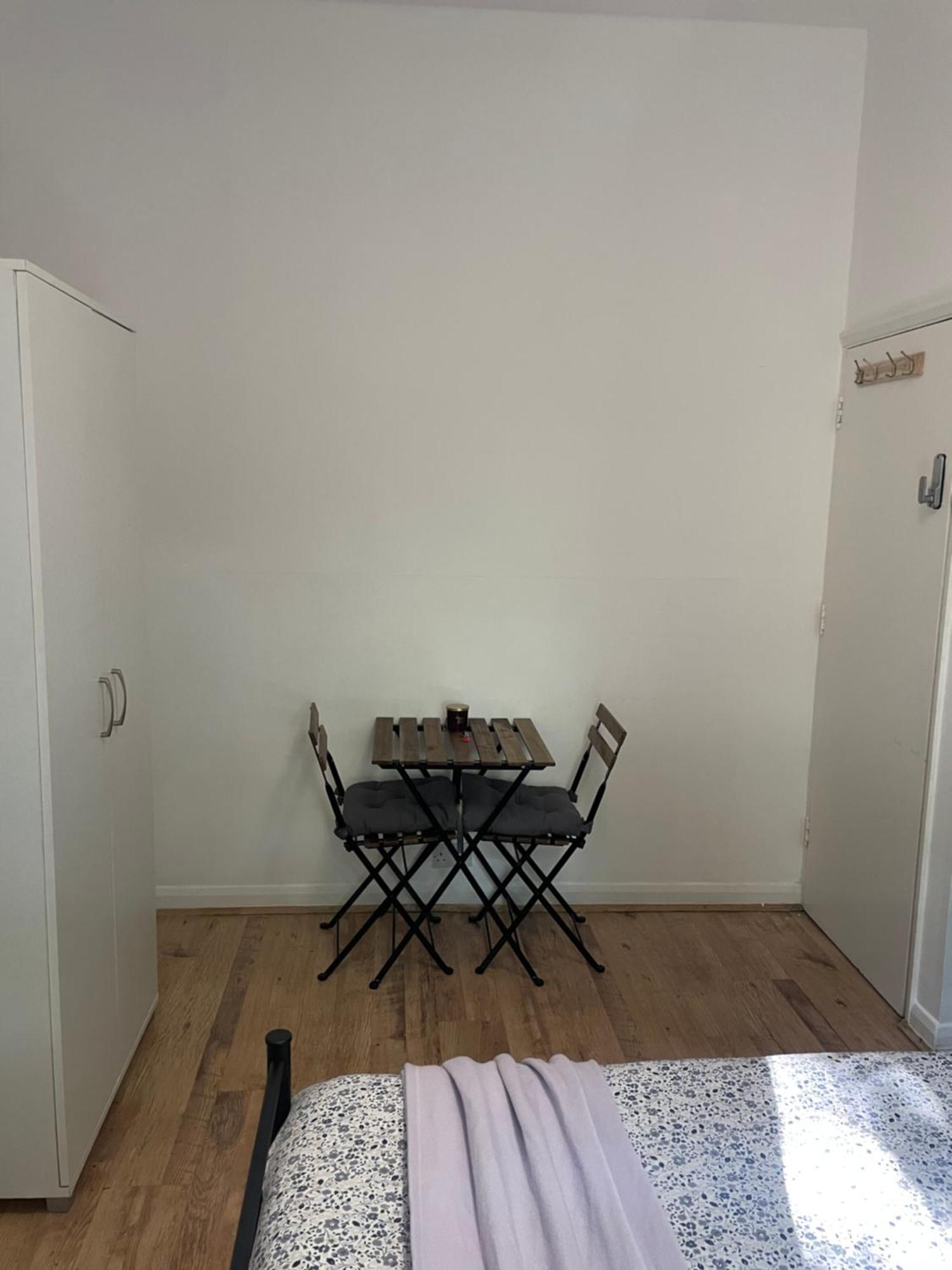 Contemporary Private Rooms Near Central London Bagian luar foto