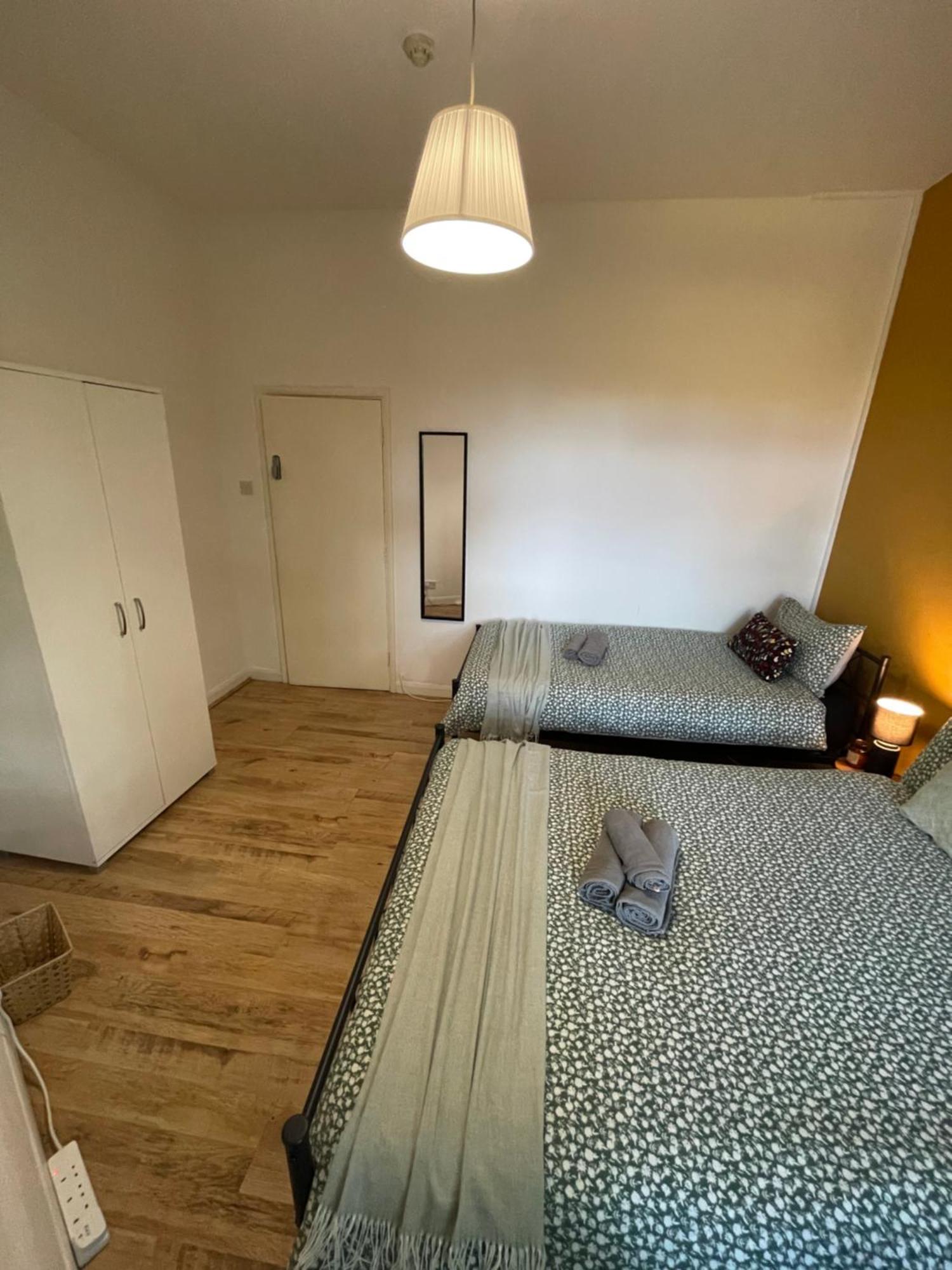 Contemporary Private Rooms Near Central London Bagian luar foto