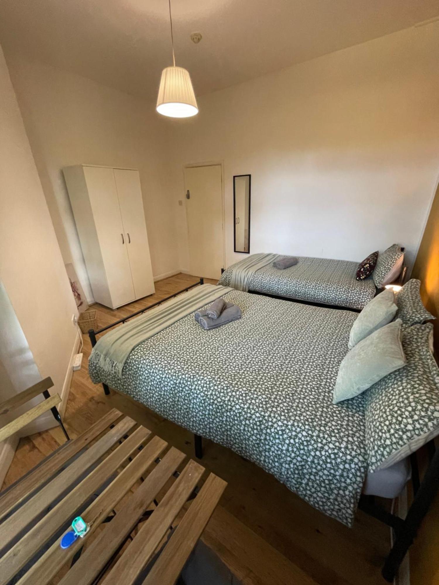 Contemporary Private Rooms Near Central London Bagian luar foto