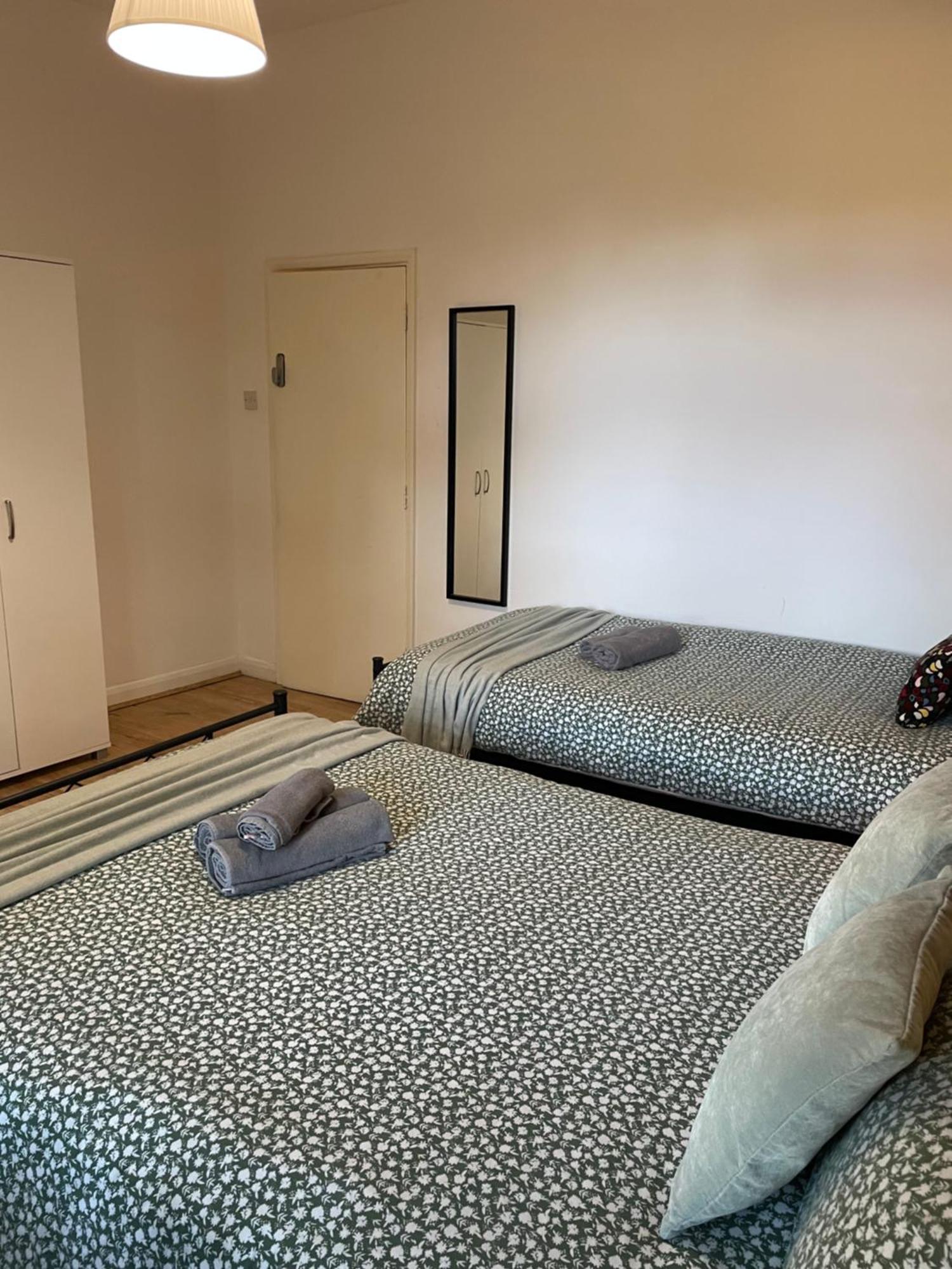 Contemporary Private Rooms Near Central London Bagian luar foto